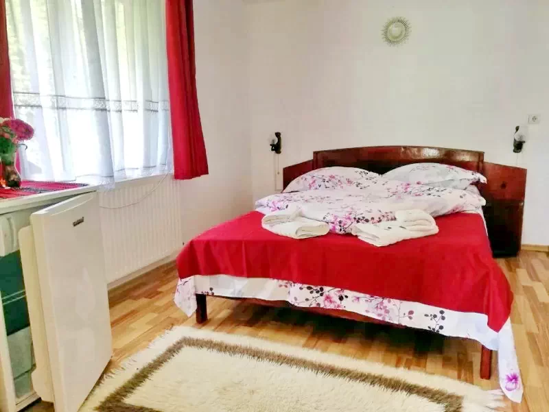 Gyilkostó Szállás | Panzió (K1268-17) A kép szerzői jogvédelem alatt állhat. Javasolt a kapcsolatfelvétel a jog tulajdonossal. Gyilkostó Szállás | Panzió (K1268-17) A kép szerzői jogvédelem alatt állhat. Javasolt a kapcsolatfelvétel a jog tulajdonossal.