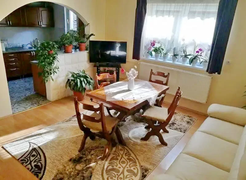 Izvoru Mureșului Cazare | Casă de oaspeți (K0451-4) Imaginea poate fi supusă drepturilor de autor. Se recomandă contactarea titularului drepturilor. Izvoru Mureșului Cazare | Casă de oaspeți (K0451-4) Imaginea poate fi supusă drepturilor de autor. Se recomandă contactarea titularului drepturilor.