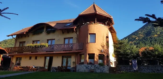 Tusnádfürdő Szállás | Villa (K0698-18) A kép szerzői jogvédelem alatt állhat. Javasolt a kapcsolatfelvétel a jog tulajdonossal. Tusnádfürdő Szállás | Villa (K0698-18) A kép szerzői jogvédelem alatt állhat. Javasolt a kapcsolatfelvétel a jog tulajdonossal.