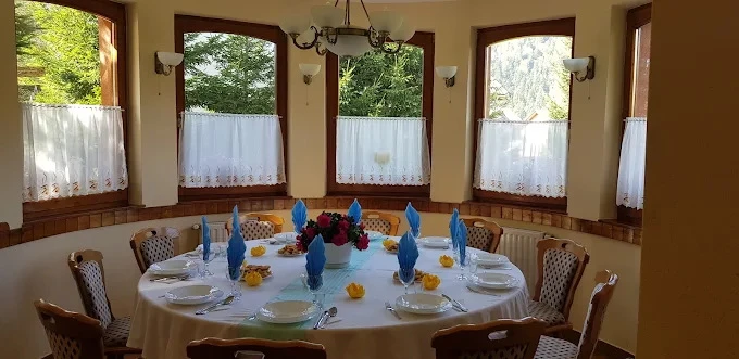 Tusnádfürdő Szállás | Villa (K0698-26) A kép szerzői jogvédelem alatt állhat. Javasolt a kapcsolatfelvétel a jog tulajdonossal. Tusnádfürdő Szállás | Villa (K0698-26) A kép szerzői jogvédelem alatt állhat. Javasolt a kapcsolatfelvétel a jog tulajdonossal.