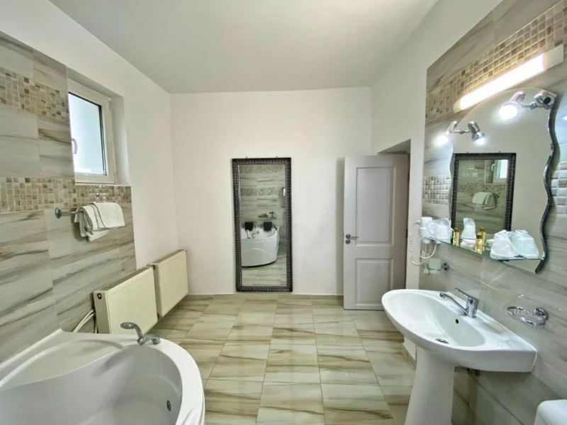 Cazare Piatra Neamt - Hotel Belvedere *** | Karácsonykő - Belvedere Hotel ***. Imaginea poate fi supusă drepturilor de autor. Se recomandă contactarea titularului drepturilor.