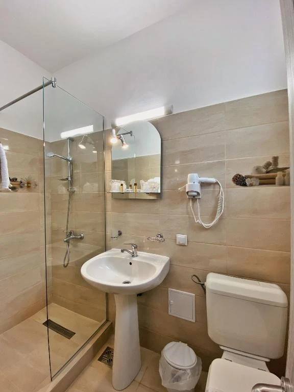 Cazare Piatra Neamt - Hotel Belvedere *** | Karácsonykő - Belvedere Hotel ***. Imaginea poate fi supusă drepturilor de autor. Se recomandă contactarea titularului drepturilor.
