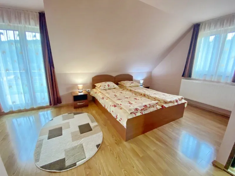 Marosfő Szállás | Kulcsosház (K0452-27) A kép szerzői jogvédelem alatt állhat. Javasolt a kapcsolatfelvétel a jog tulajdonossal. Marosfő Szállás | Kulcsosház (K0452-27) A kép szerzői jogvédelem alatt állhat. Javasolt a kapcsolatfelvétel a jog tulajdonossal.