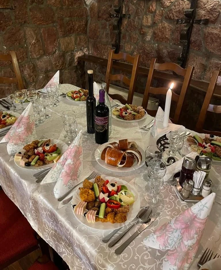 Gheorgheni Cazare | Hotel*** (K1533-5) Imaginea poate fi supusă drepturilor de autor. Se recomandă contactarea titularului drepturilor. Gheorgheni Cazare | Hotel*** (K1533-5) Imaginea poate fi supusă drepturilor de autor. Se recomandă contactarea titularului drepturilor.