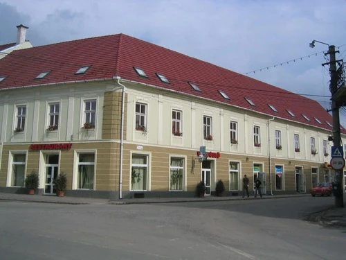 Gheorgheni Cazare | Hotel*** (K1533-12) Imaginea poate fi supusă drepturilor de autor. Se recomandă contactarea titularului drepturilor. Gheorgheni Cazare | Hotel*** (K1533-12) Imaginea poate fi supusă drepturilor de autor. Se recomandă contactarea titularului drepturilor.