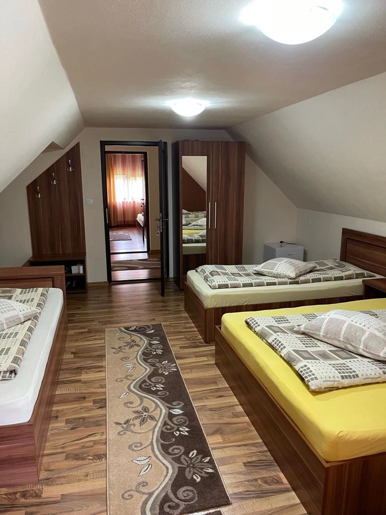 Scărișoara Cazare | Pensiune (K1144-13) Imaginea poate fi supusă drepturilor de autor. Se recomandă contactarea titularului drepturilor. Scărișoara Cazare | Pensiune (K1144-13) Imaginea poate fi supusă drepturilor de autor. Se recomandă contactarea titularului drepturilor.
