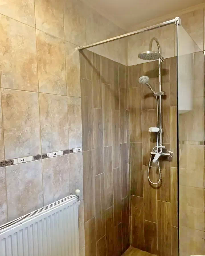 Izvoare Cazare | Cabană (K1284-24) Imaginea poate fi supusă drepturilor de autor. Se recomandă contactarea titularului drepturilor. Izvoare Cazare | Cabană (K1284-24) Imaginea poate fi supusă drepturilor de autor. Se recomandă contactarea titularului drepturilor.