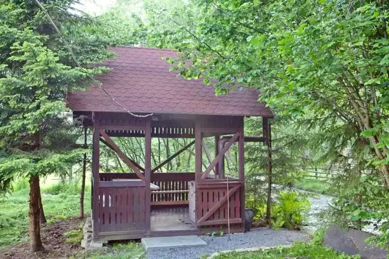 Izvoare Cazare | Cabană (K1284-33) Imaginea poate fi supusă drepturilor de autor. Se recomandă contactarea titularului drepturilor. Izvoare Cazare | Cabană (K1284-33) Imaginea poate fi supusă drepturilor de autor. Se recomandă contactarea titularului drepturilor.