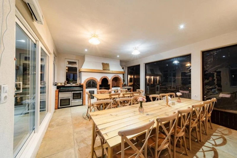 Căpâlnița Cazare | Casă de apartamente (K1592-9) Imaginea poate fi supusă drepturilor de autor. Se recomandă contactarea titularului drepturilor.