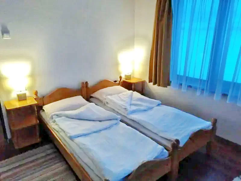 Odorheiu Secuiesc Cazare | Pensiune (K0101-12) Imaginea poate fi supusă drepturilor de autor. Se recomandă contactarea titularului drepturilor.