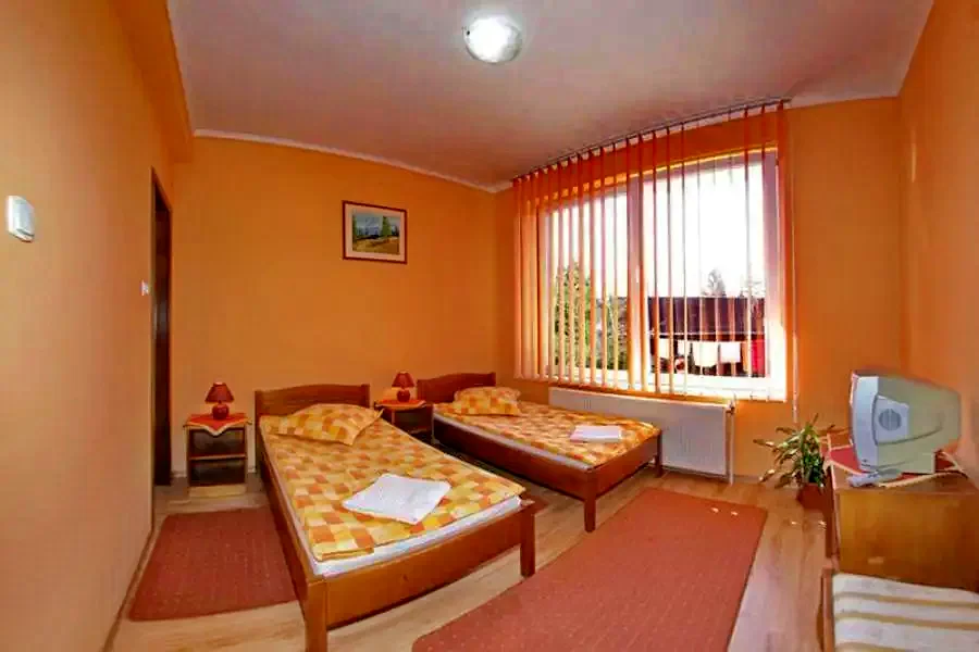 Székelyudvarhely Szállás | Panzió (K0385-19) A kép szerzői jogvédelem alatt állhat. Javasolt a kapcsolatfelvétel a jog tulajdonossal. Székelyudvarhely Szállás | Panzió (K0385-19) A kép szerzői jogvédelem alatt állhat. Javasolt a kapcsolatfelvétel a jog tulajdonossal.