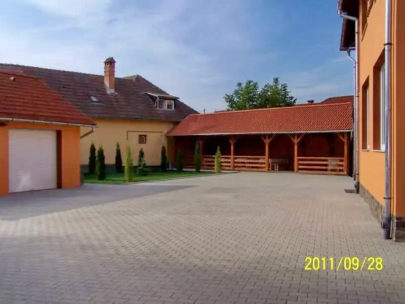 Székelyudvarhely Szállás | Panzió (K0385-25) A kép szerzői jogvédelem alatt állhat. Javasolt a kapcsolatfelvétel a jog tulajdonossal. Székelyudvarhely Szállás | Panzió (K0385-25) A kép szerzői jogvédelem alatt állhat. Javasolt a kapcsolatfelvétel a jog tulajdonossal.