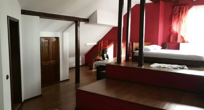Cazare Râșnov - Pensiune Casa Contelui*** | Barcarozsnyó - Casa Contelui Panzió***. Imaginea poate fi supusă drepturilor de autor. Se recomandă contactarea titularului drepturilor.