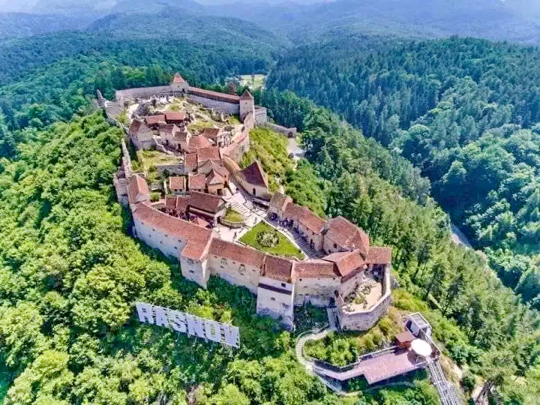 Cazare Râșnov - Pensiune Casa Contelui*** | Barcarozsnyó - Casa Contelui Panzió***. Imaginea poate fi supusă drepturilor de autor. Se recomandă contactarea titularului drepturilor.