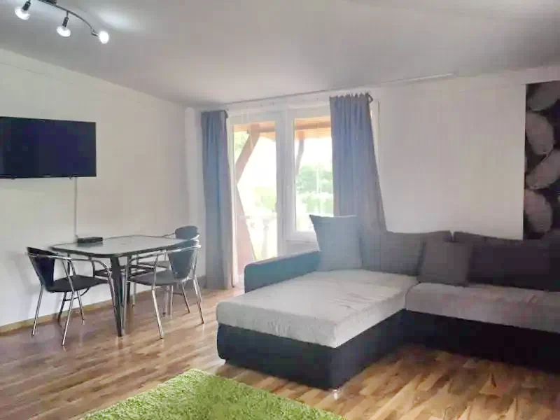  Cazare | Hotel*** (K0350-12) Imaginea poate fi supusă drepturilor de autor. Se recomandă contactarea titularului drepturilor.