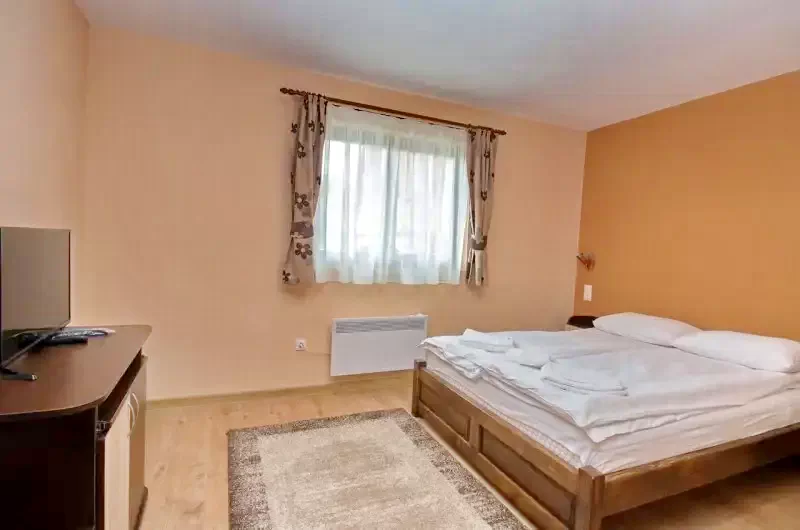 Odorheiu Secuiesc Cazare | Pensiune (K0753-28) Imaginea poate fi supusă drepturilor de autor. Se recomandă contactarea titularului drepturilor.