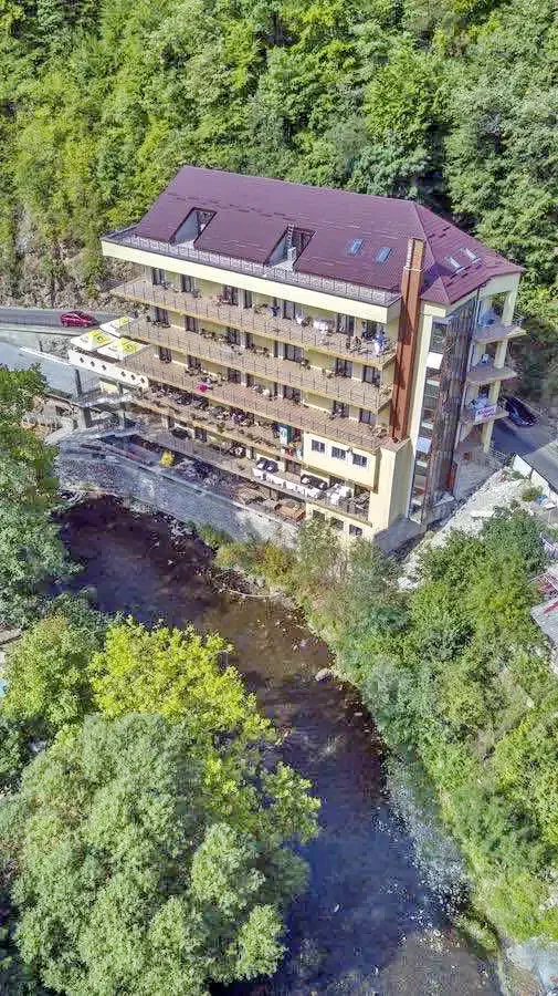 Băile Herculane Cazare | Hotel*** (K0876-38) Imaginea poate fi supusă drepturilor de autor. Se recomandă contactarea titularului drepturilor. Băile Herculane Cazare | Hotel*** (K0876-38) Imaginea poate fi supusă drepturilor de autor. Se recomandă contactarea titularului drepturilor.