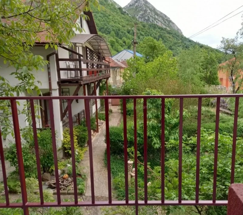 Băile Herculane Cazare | Hostel (K1614-32) Imaginea poate fi supusă drepturilor de autor. Se recomandă contactarea titularului drepturilor.