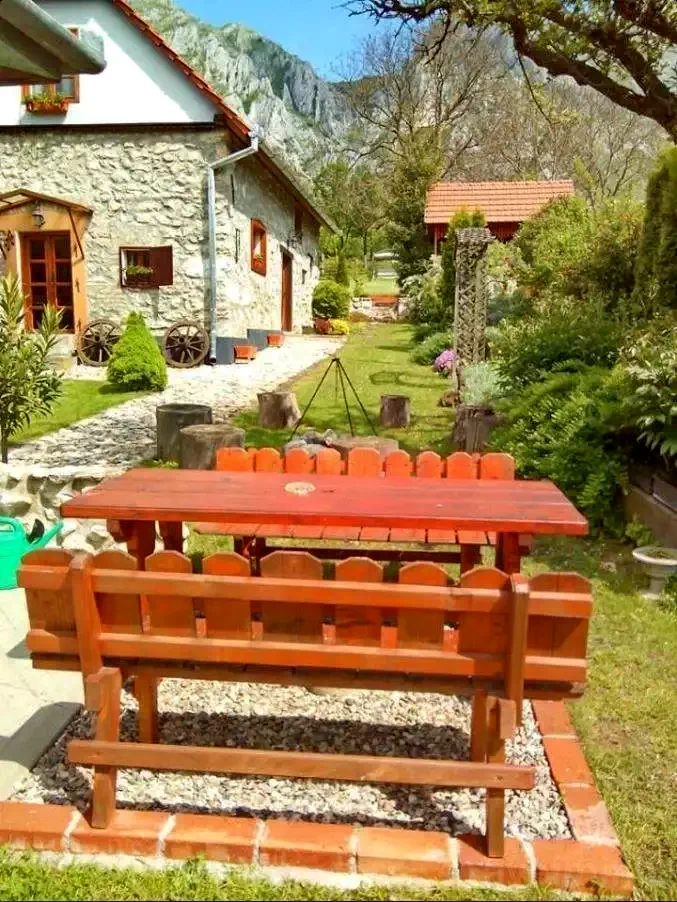 Rimetea Cazare | Pensiune (K0547-63) Imaginea poate fi supusă drepturilor de autor. Se recomandă contactarea titularului drepturilor.