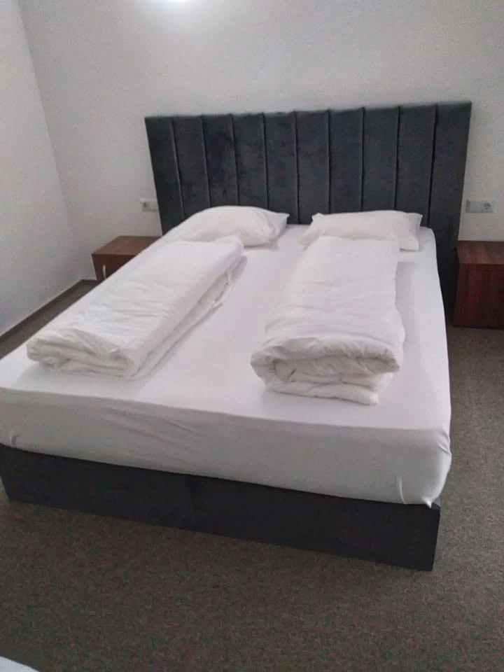 Herkulesfürdő Szállás | Villa (K1615-29) A kép szerzői jogvédelem alatt állhat. Javasolt a kapcsolatfelvétel a jog tulajdonossal. Herkulesfürdő Szállás | Villa (K1615-29) A kép szerzői jogvédelem alatt állhat. Javasolt a kapcsolatfelvétel a jog tulajdonossal.