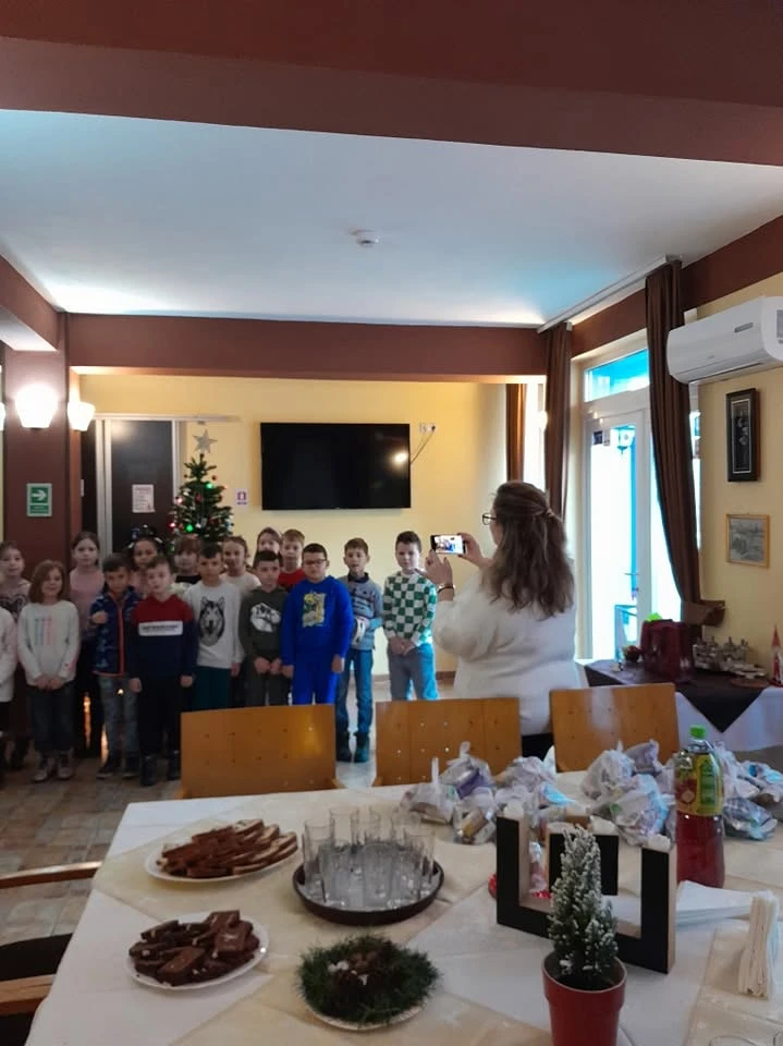 Herkulesfürdő Szállás | Villa (K1615-36) A kép szerzői jogvédelem alatt állhat. Javasolt a kapcsolatfelvétel a jog tulajdonossal. Herkulesfürdő Szállás | Villa (K1615-36) A kép szerzői jogvédelem alatt állhat. Javasolt a kapcsolatfelvétel a jog tulajdonossal.