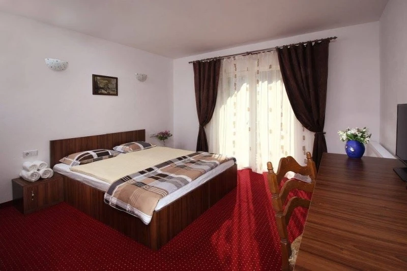 Herkulesfürdő Szállás | Villa (K1615-50) A kép szerzői jogvédelem alatt állhat. Javasolt a kapcsolatfelvétel a jog tulajdonossal. Herkulesfürdő Szállás | Villa (K1615-50) A kép szerzői jogvédelem alatt állhat. Javasolt a kapcsolatfelvétel a jog tulajdonossal.