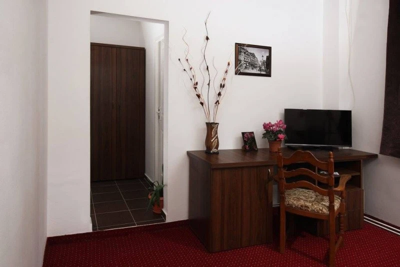 Herkulesfürdő Szállás | Villa (K1615-51) A kép szerzői jogvédelem alatt állhat. Javasolt a kapcsolatfelvétel a jog tulajdonossal. Herkulesfürdő Szállás | Villa (K1615-51) A kép szerzői jogvédelem alatt állhat. Javasolt a kapcsolatfelvétel a jog tulajdonossal.