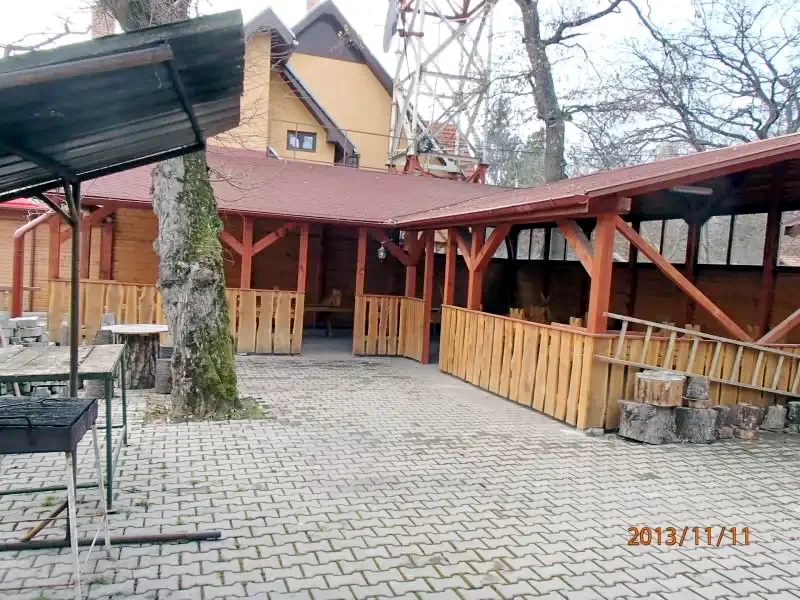 Cazare Sighișoara - Cabana Sarah pe Deal | Segesvár - Sarah pe Deal Kulcsosház. Imaginea poate fi supusă drepturilor de autor. Se recomandă contactarea titularului drepturilor.