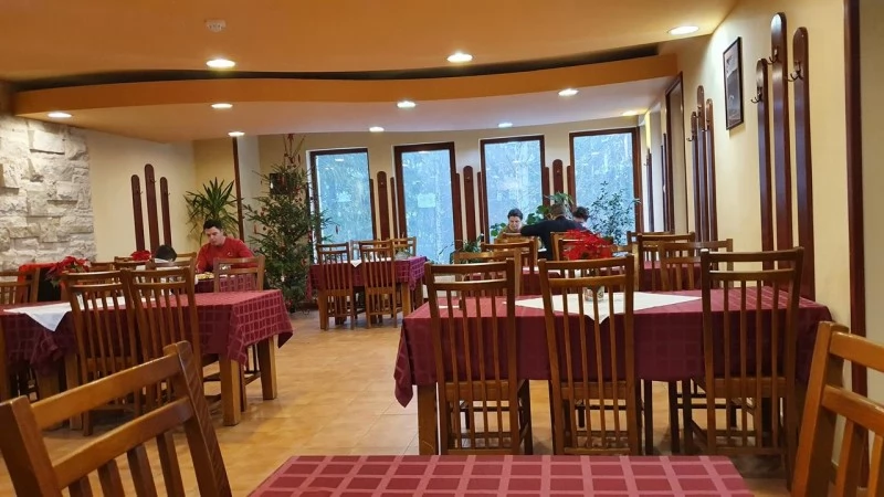 Harghita-Băi Cazare | Pensiune (K1135-10) Imaginea poate fi supusă drepturilor de autor. Se recomandă contactarea titularului drepturilor.