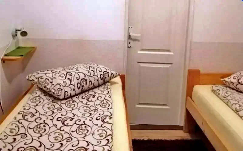Hargitafürdő Szállás | Panzió (K0186-6) A kép szerzői jogvédelem alatt állhat. Javasolt a kapcsolatfelvétel a jog tulajdonossal. Hargitafürdő Szállás | Panzió (K0186-6) A kép szerzői jogvédelem alatt állhat. Javasolt a kapcsolatfelvétel a jog tulajdonossal.
