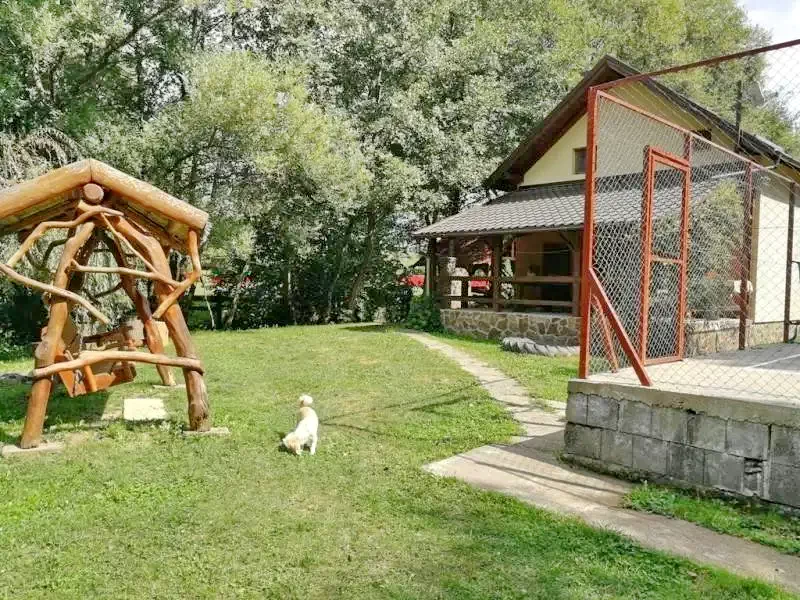 Sovata Cazare | Cabană (K0197-28) Imaginea poate fi supusă drepturilor de autor. Se recomandă contactarea titularului drepturilor. Sovata Cazare | Cabană (K0197-28) Imaginea poate fi supusă drepturilor de autor. Se recomandă contactarea titularului drepturilor.