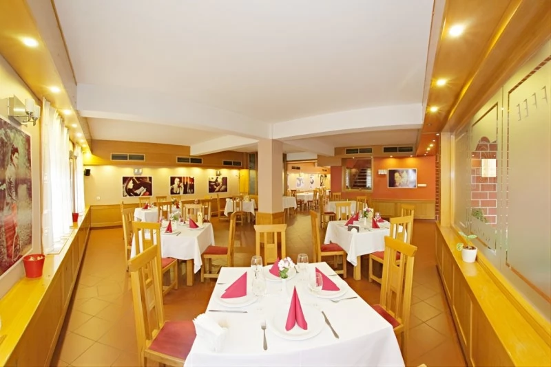 Székelyudvarhely Szállás | Hotel**** (K0756-47) A kép szerzői jogvédelem alatt állhat. Javasolt a kapcsolatfelvétel a jog tulajdonossal. Székelyudvarhely Szállás | Hotel**** (K0756-47) A kép szerzői jogvédelem alatt állhat. Javasolt a kapcsolatfelvétel a jog tulajdonossal.