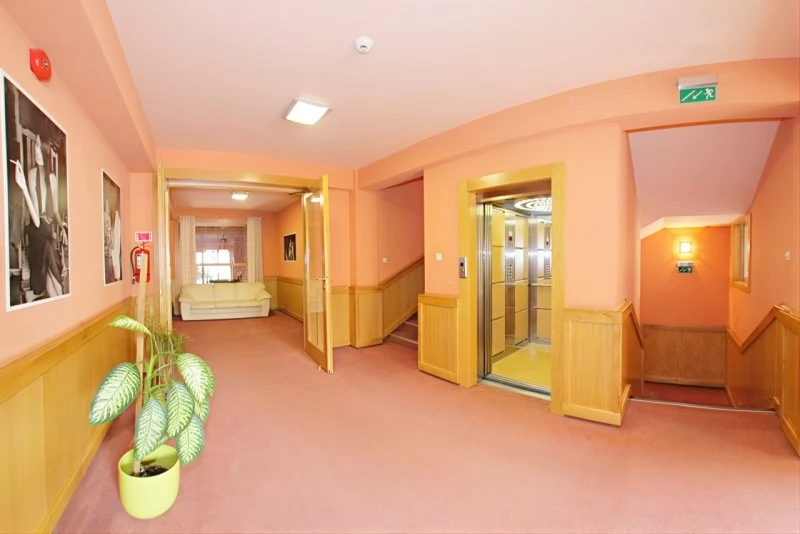 Székelyudvarhely Szállás | Hotel**** (K0756-68) A kép szerzői jogvédelem alatt állhat. Javasolt a kapcsolatfelvétel a jog tulajdonossal. Székelyudvarhely Szállás | Hotel**** (K0756-68) A kép szerzői jogvédelem alatt állhat. Javasolt a kapcsolatfelvétel a jog tulajdonossal.