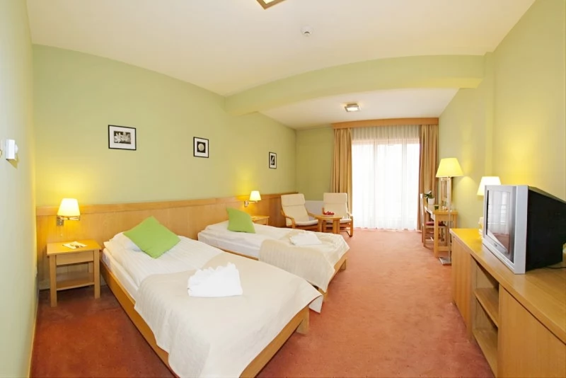 Székelyudvarhely Szállás | Hotel**** (K0756-70) A kép szerzői jogvédelem alatt állhat. Javasolt a kapcsolatfelvétel a jog tulajdonossal. Székelyudvarhely Szállás | Hotel**** (K0756-70) A kép szerzői jogvédelem alatt állhat. Javasolt a kapcsolatfelvétel a jog tulajdonossal.