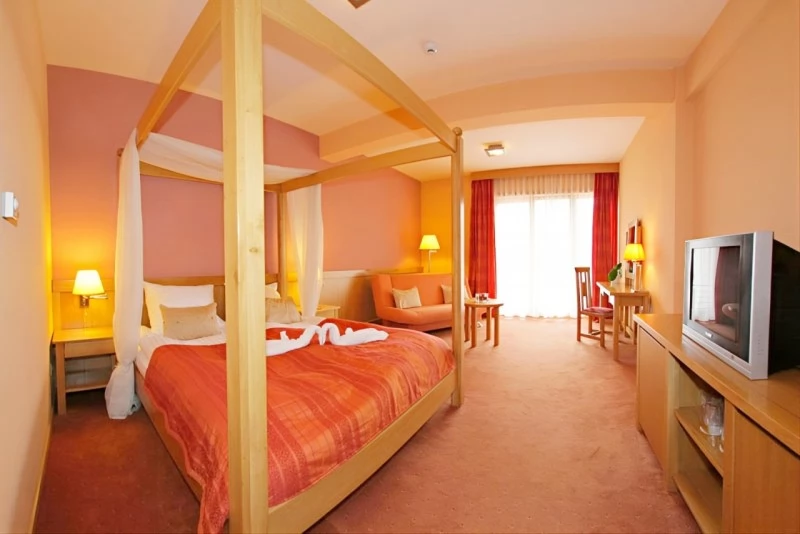 Székelyudvarhely Szállás | Hotel**** (K0756-78) A kép szerzői jogvédelem alatt állhat. Javasolt a kapcsolatfelvétel a jog tulajdonossal. Székelyudvarhely Szállás | Hotel**** (K0756-78) A kép szerzői jogvédelem alatt állhat. Javasolt a kapcsolatfelvétel a jog tulajdonossal.