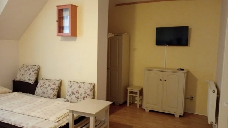 Karcfalva Szállás | Panzió (K0123-56) A kép szerzői jogvédelem alatt állhat. Javasolt a kapcsolatfelvétel a jog tulajdonossal.