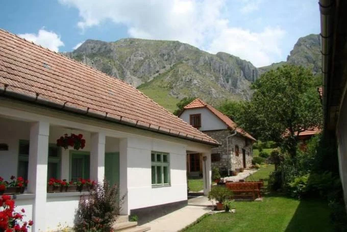 Torockó Szállás | Panzió (K0547-53) A kép szerzői jogvédelem alatt állhat. Javasolt a kapcsolatfelvétel a jog tulajdonossal. Torockó Szállás | Panzió (K0547-53) A kép szerzői jogvédelem alatt állhat. Javasolt a kapcsolatfelvétel a jog tulajdonossal.