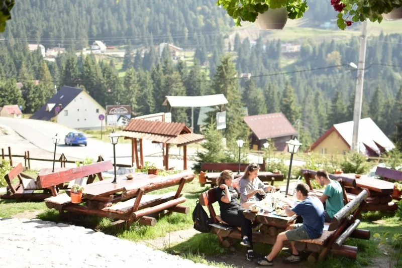 Scărișoara Cazare | Hotel*** (K1458-25) Imaginea poate fi supusă drepturilor de autor. Se recomandă contactarea titularului drepturilor. Scărișoara Cazare | Hotel*** (K1458-25) Imaginea poate fi supusă drepturilor de autor. Se recomandă contactarea titularului drepturilor.