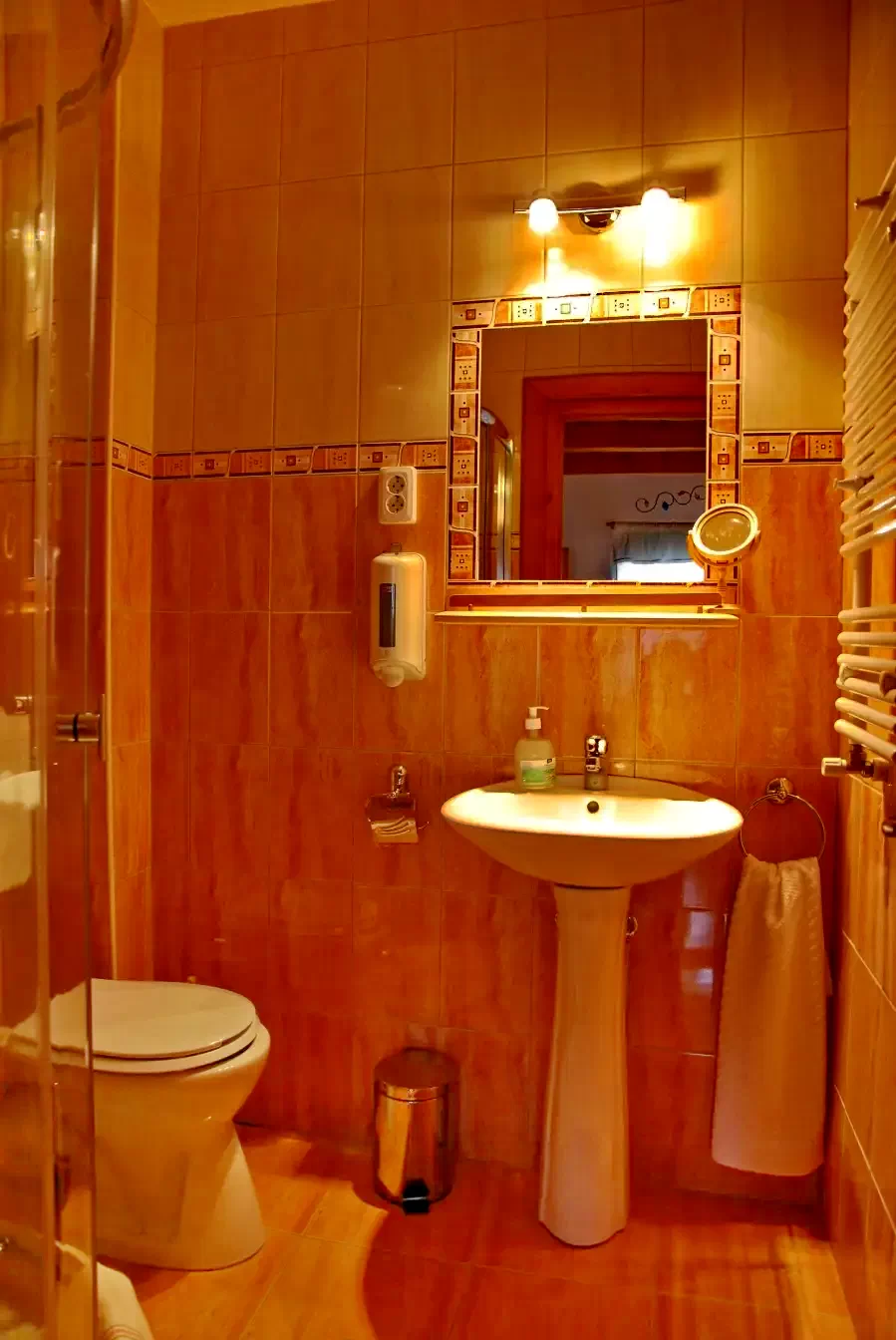 Izvoare Cazare | Cabană (K0400-38) Imaginea poate fi supusă drepturilor de autor. Se recomandă contactarea titularului drepturilor. Izvoare Cazare | Cabană (K0400-38) Imaginea poate fi supusă drepturilor de autor. Se recomandă contactarea titularului drepturilor.