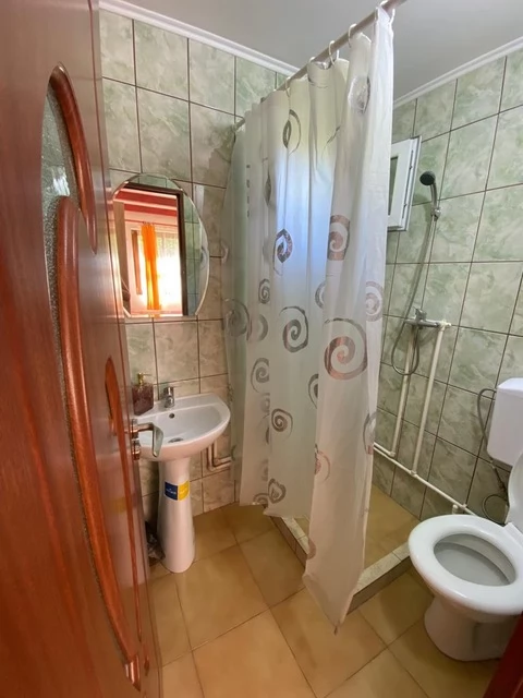 Valea Boga Cazare | Cabană (K1455-9) Imaginea poate fi supusă drepturilor de autor. Se recomandă contactarea titularului drepturilor. Valea Boga Cazare | Cabană (K1455-9) Imaginea poate fi supusă drepturilor de autor. Se recomandă contactarea titularului drepturilor.