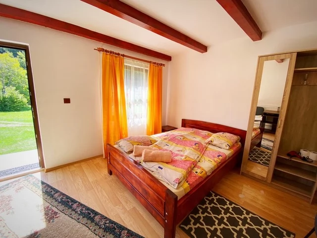 Valea Boga Cazare | Cabană (K1455-11) Imaginea poate fi supusă drepturilor de autor. Se recomandă contactarea titularului drepturilor. Valea Boga Cazare | Cabană (K1455-11) Imaginea poate fi supusă drepturilor de autor. Se recomandă contactarea titularului drepturilor.