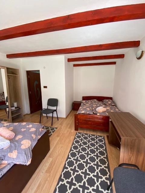 Valea Boga Cazare | Cabană (K1455-13) Imaginea poate fi supusă drepturilor de autor. Se recomandă contactarea titularului drepturilor. Valea Boga Cazare | Cabană (K1455-13) Imaginea poate fi supusă drepturilor de autor. Se recomandă contactarea titularului drepturilor.
