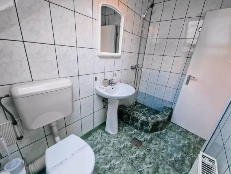 Toplița Cazare | Pensiune (K0677-6) Imaginea poate fi supusă drepturilor de autor. Se recomandă contactarea titularului drepturilor.