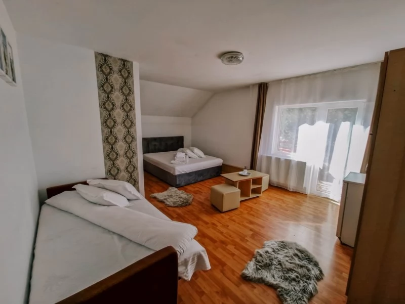 Toplița Cazare | Pensiune (K0677-64) Imaginea poate fi supusă drepturilor de autor. Se recomandă contactarea titularului drepturilor.