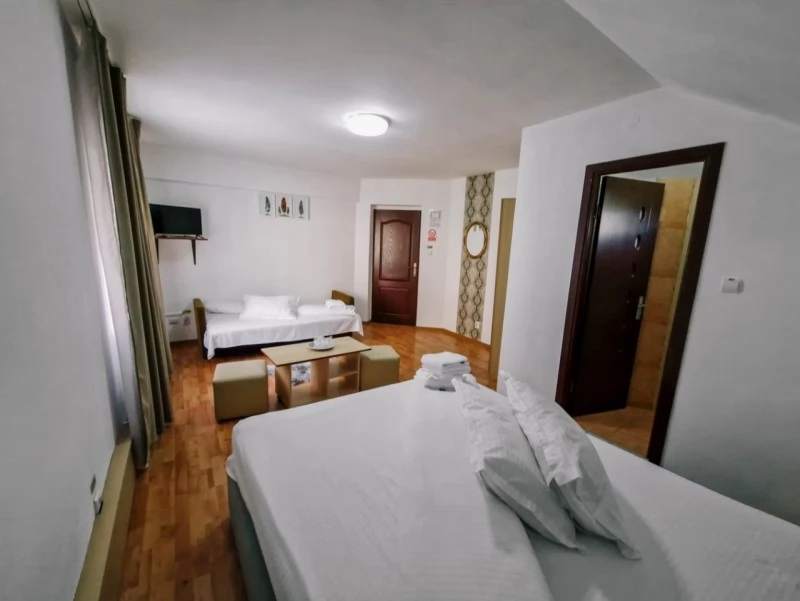 Toplița Cazare | Pensiune (K0677-81) Imaginea poate fi supusă drepturilor de autor. Se recomandă contactarea titularului drepturilor.