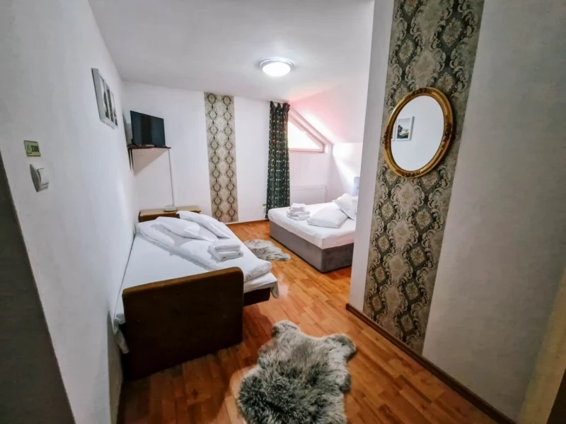 Toplița Cazare | Pensiune (K0677-98) Imaginea poate fi supusă drepturilor de autor. Se recomandă contactarea titularului drepturilor.