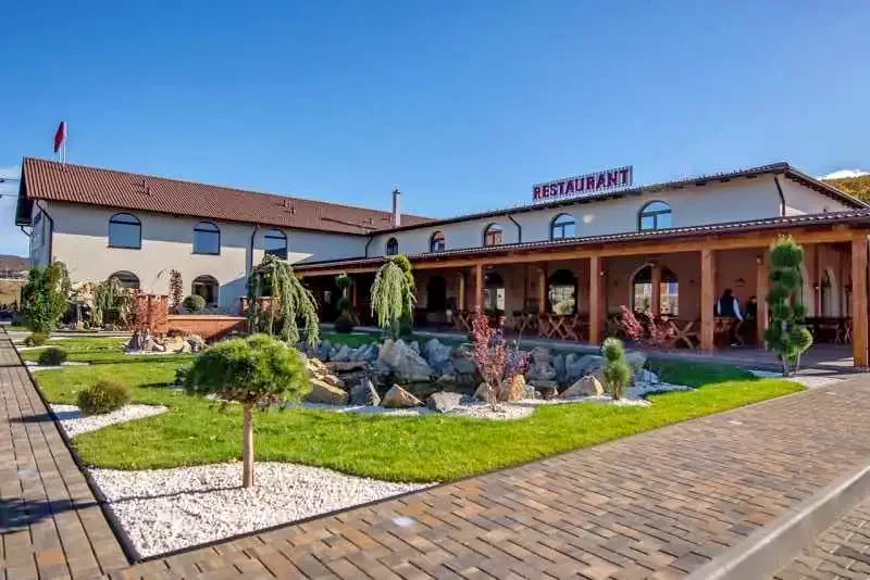 Apoldu de Jos Cazare | Hotel*** (K0872-55) Imaginea poate fi supusă drepturilor de autor. Se recomandă contactarea titularului drepturilor.