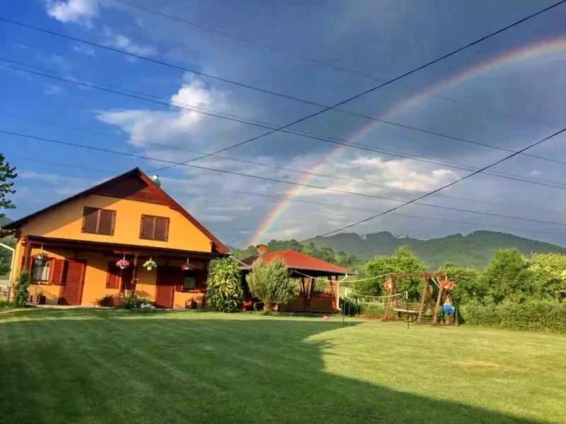 Sovata Cazare | Cabană (K0330-34) Imaginea poate fi supusă drepturilor de autor. Se recomandă contactarea titularului drepturilor.