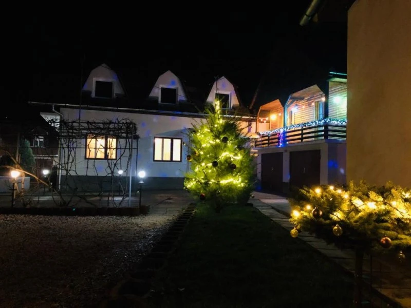 Segesvár Szállás | Hotel*** (K1588-10) A kép szerzői jogvédelem alatt állhat. Javasolt a kapcsolatfelvétel a jog tulajdonossal. Segesvár Szállás | Hotel*** (K1588-10) A kép szerzői jogvédelem alatt állhat. Javasolt a kapcsolatfelvétel a jog tulajdonossal.