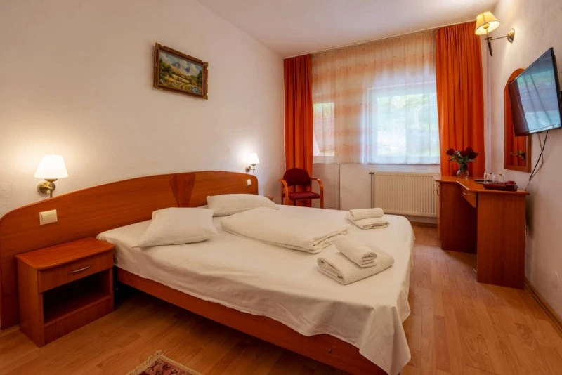 Sighișoara Cazare | Hotel*** (K1588-13) Imaginea poate fi supusă drepturilor de autor. Se recomandă contactarea titularului drepturilor. Sighișoara Cazare | Hotel*** (K1588-13) Imaginea poate fi supusă drepturilor de autor. Se recomandă contactarea titularului drepturilor.